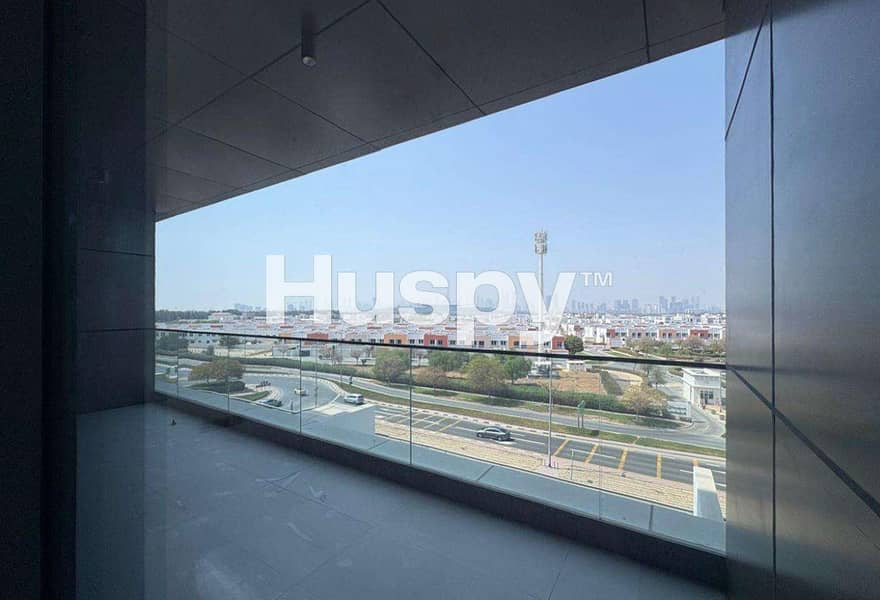 Low Floor | Unfurnished | Vacant Low Floor | Unfurnished | Vacant