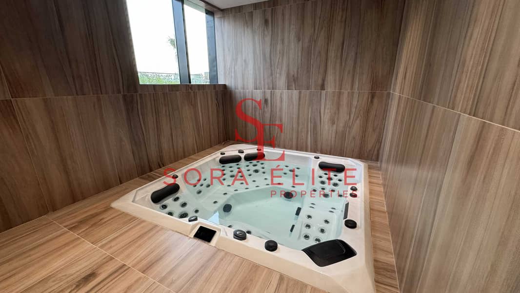 18 Jacuzzi1. jpg