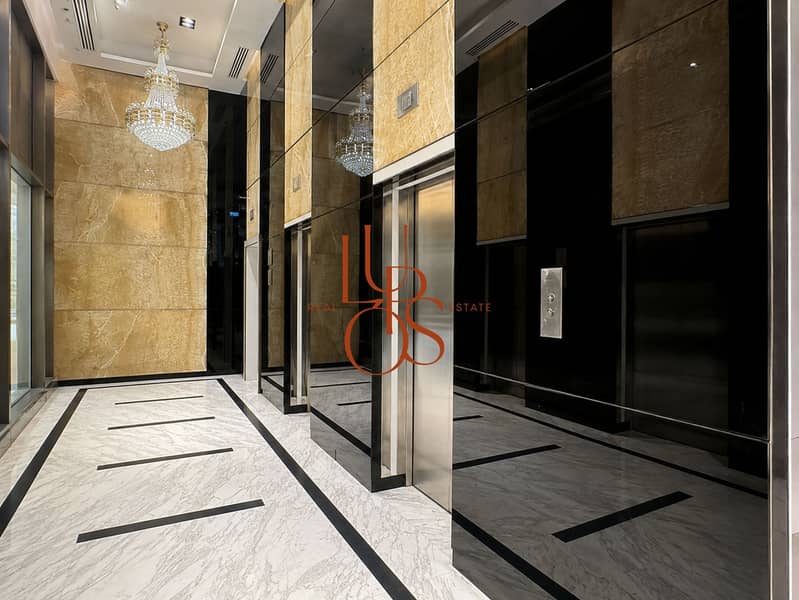 22 Marina_Apartment_03_Elevator_Lobby. jpg