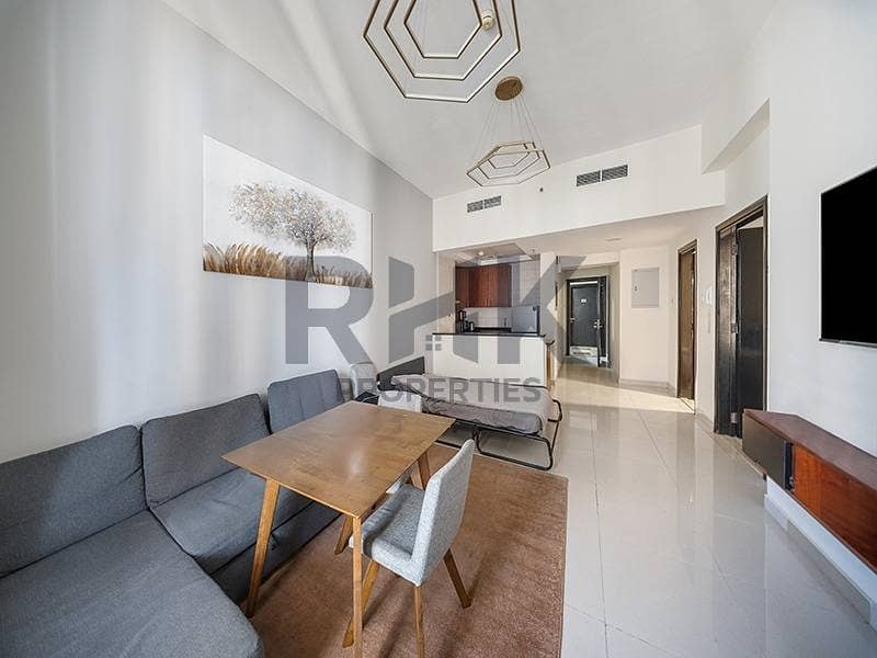 2 Dining and lounge area in furnished apartment in Dubai Marina
