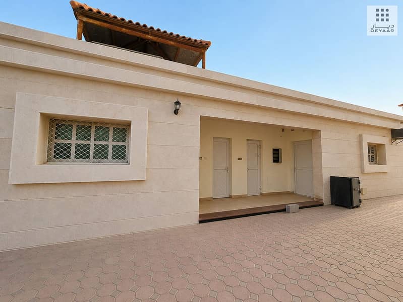 5 04_Outside_Majlis_Exterior. png