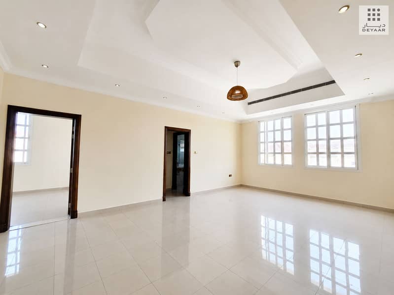 10 06_Spacious_Hall. png