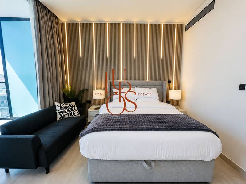 5 Studio_04_Bedroom_Front_View. jpg