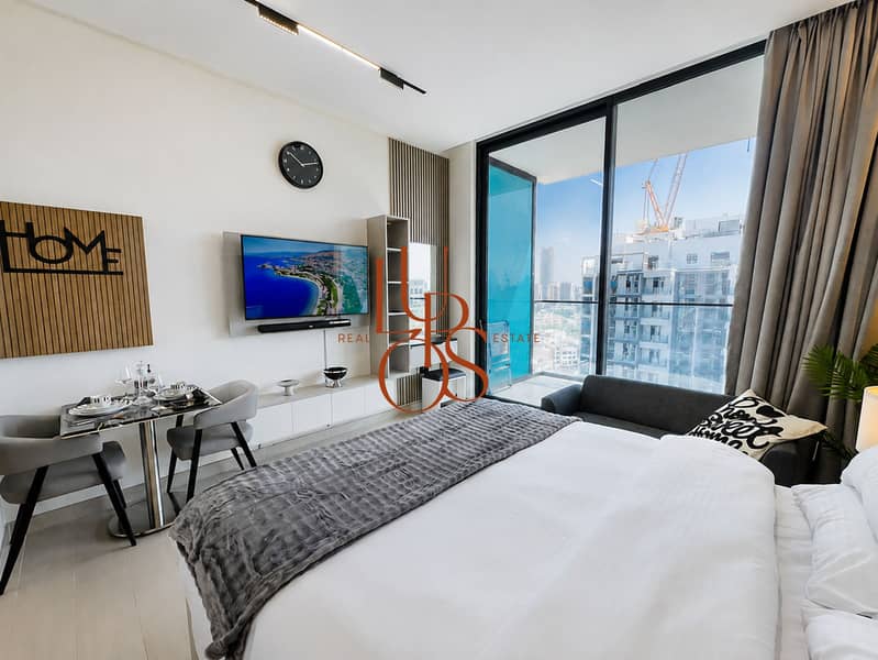 6 Studio_05_Bedroom_Dining_Balcony_View. jpg