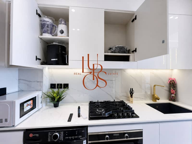 12 Studio_11_Kitchen_Alternate_View. jpg
