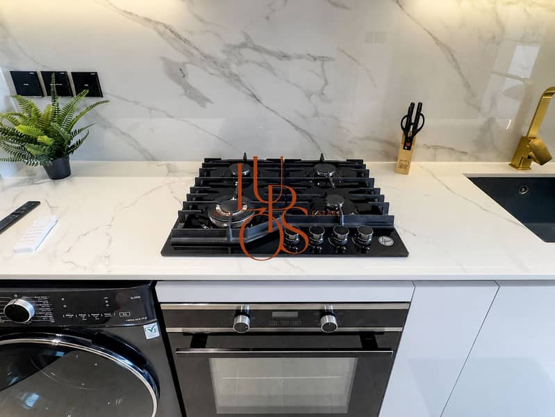 13 Studio_12_Gas_Hob_Built_In_Oven. jpg