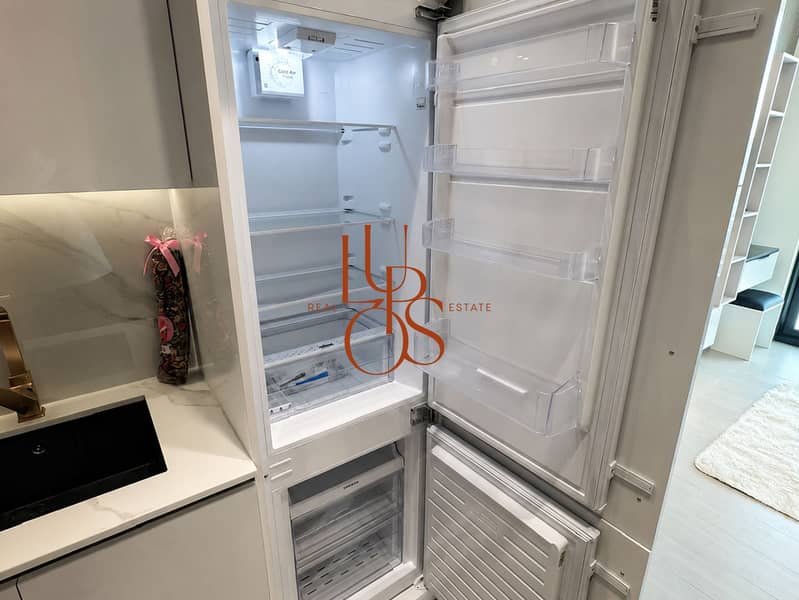 16 Studio_15_Integrated_Refrigerator_Freezer. jpg