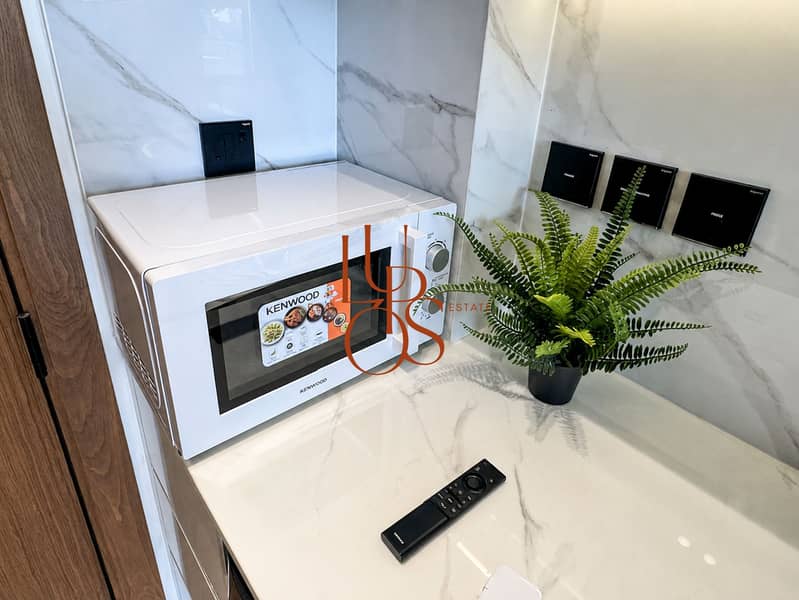 18 Studio_17_Microwave_Countertop. jpg