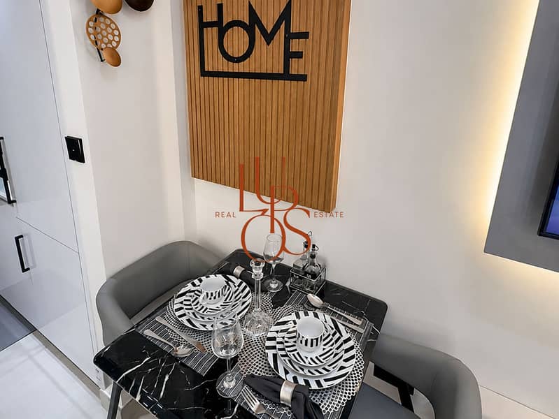 19 Studio_18_Dining_Area. jpg