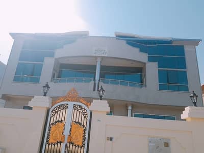 8 B/R VILLA IN RAMLA AREA 8 B/R VILLA IN RAMLA AREA