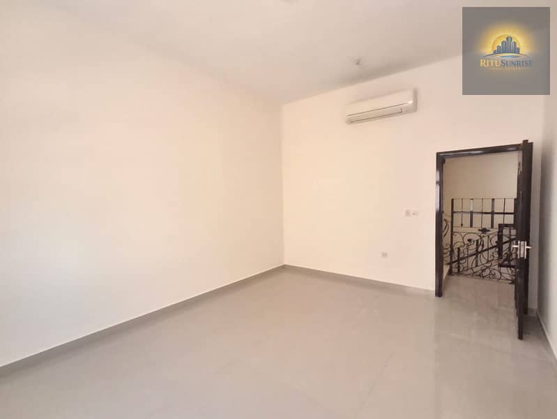 8 acd3c281-40c2-4fda-8243-0686041c4d74. jpg