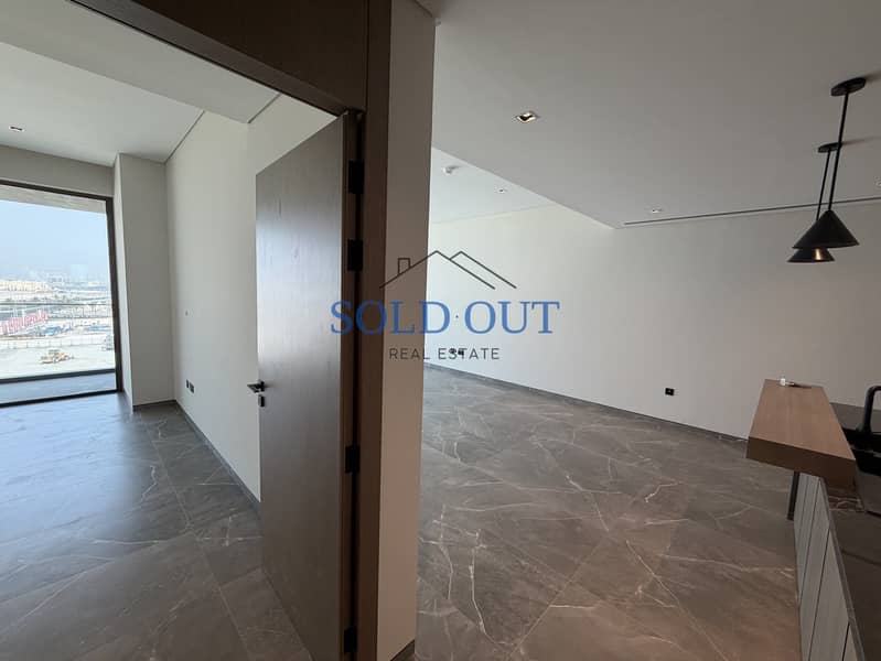4 10_Hallway. jpg