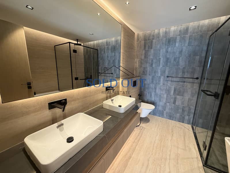 12 07_Wardrobe-View. jpg