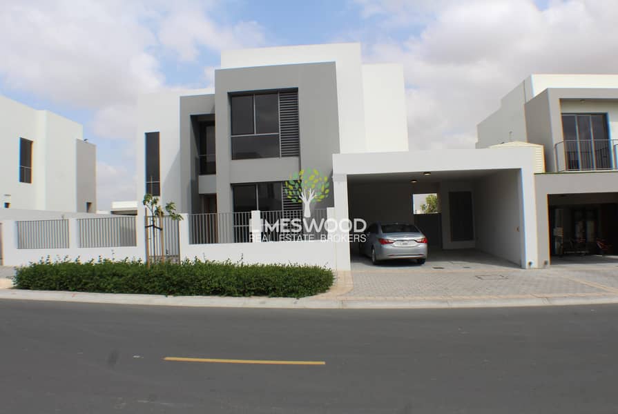 5 BR + Maid's Room | Very Close to Swimming Pool 5 BR + Maid's Room | Very Close to Swimming Pool