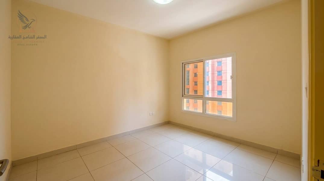 8 Enhancing_real_estate_listing_ph…_202608281400. jpeg
