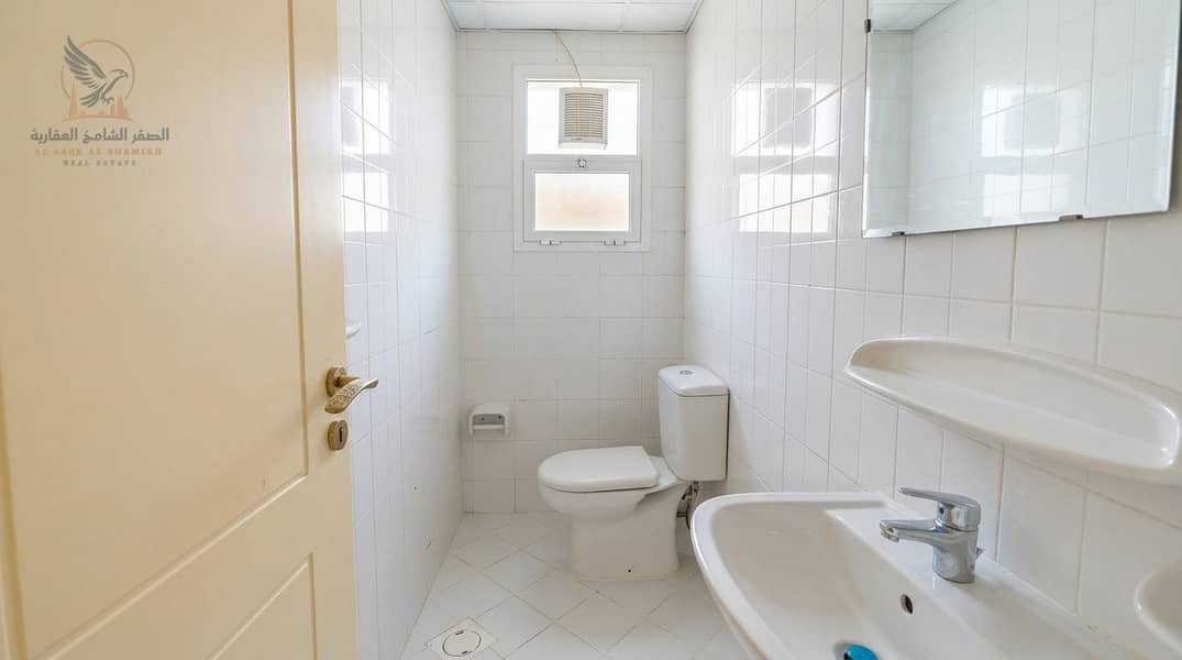 16 Enhancing_real_estate_listing_ph…_202608281354. jpeg