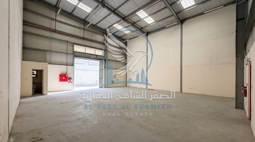 7 مستودع صناعية 12 مع حمام — Industrial 12 Warehouse with Bathroom 7. jpeg