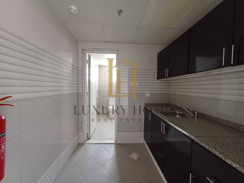 5 206ef6ab-013c-4380-84f0-aea71683fcb2. jpg