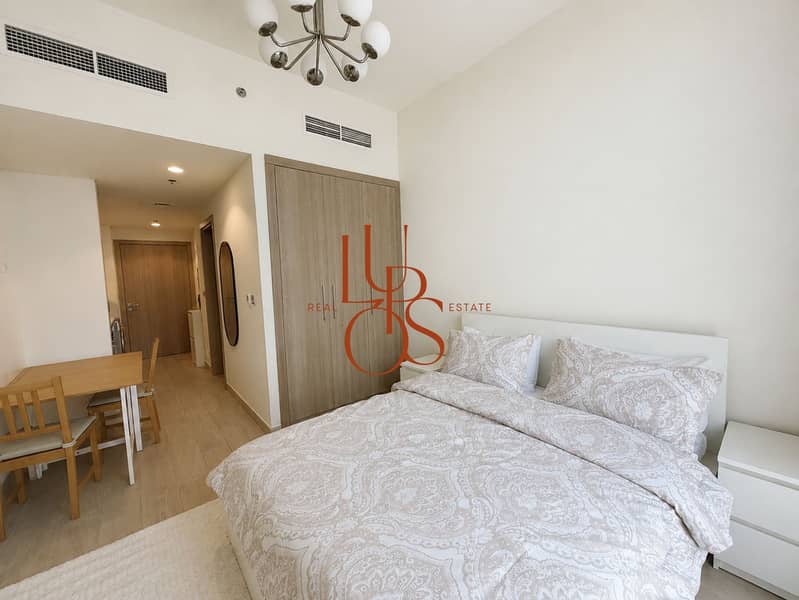2 Pool_Residence_03_Bedroom_Dining_View. jpg