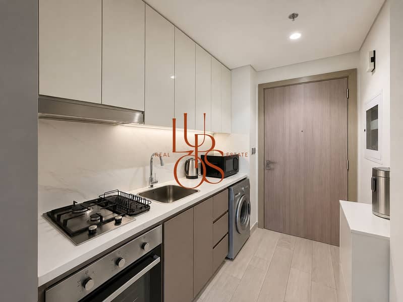 9 Pool_Residence_12_Kitchen_Alternate_View. jpg