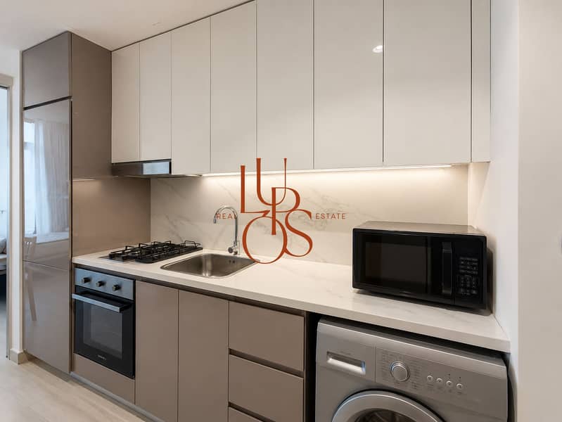 10 Pool_Residence_13_Kitchen_Appliances. jpg