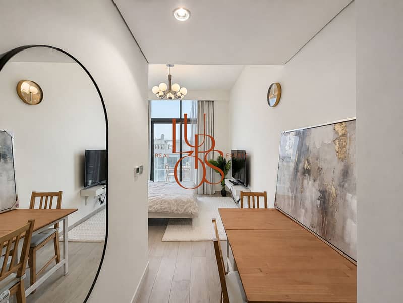 11 Pool_Residence_14_Dining_Bedroom_Axis. jpg
