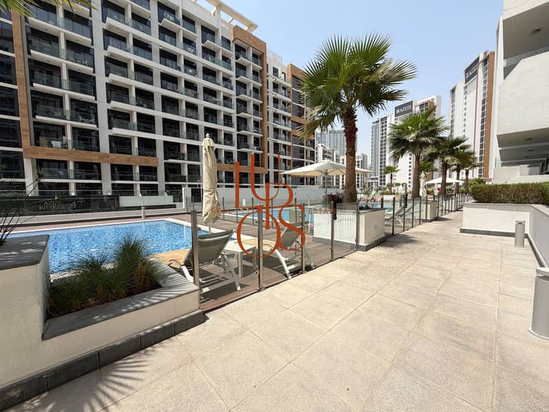14 Pool_Residence_16_Pool_Deck_Overview. jpg
