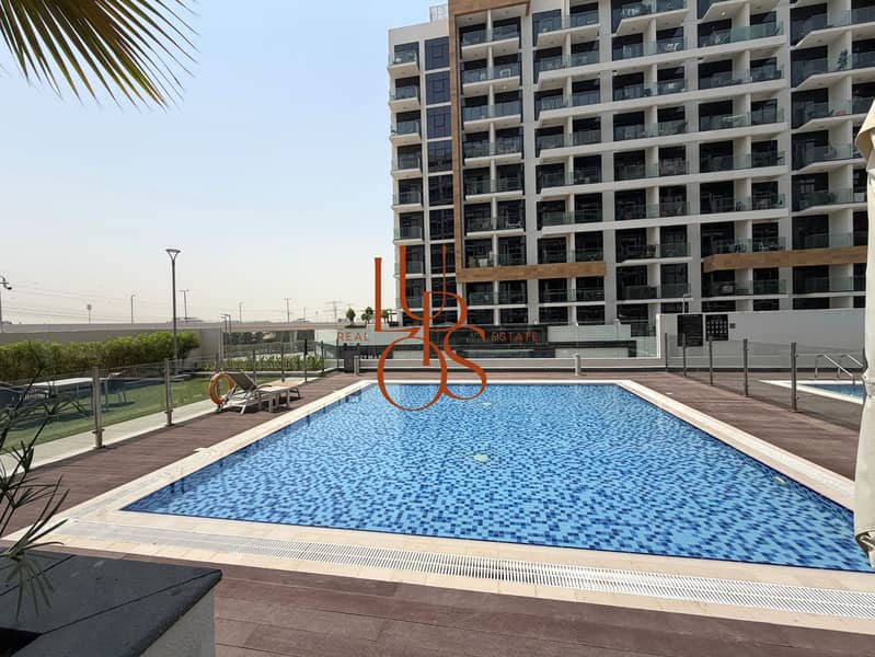 17 Pool_Residence_18_Pool_Corner_View. jpg