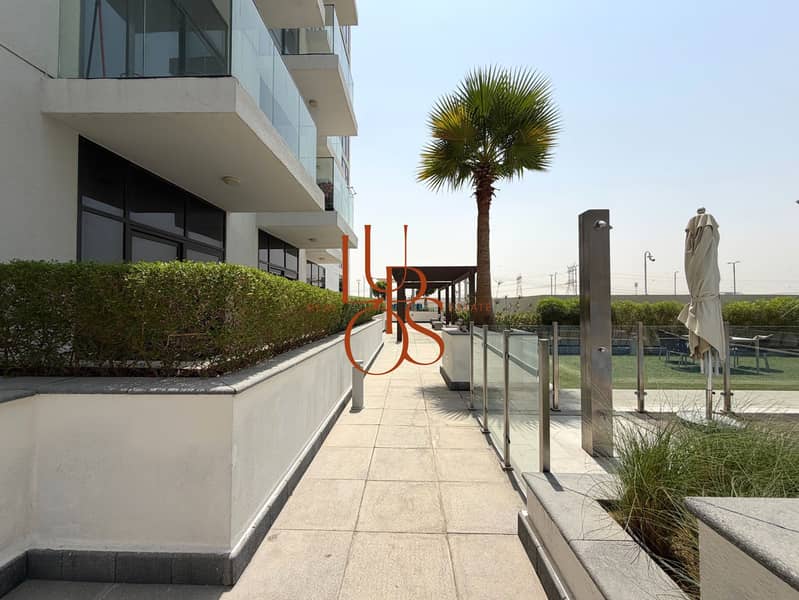 18 Pool_Residence_19_Landscaped_Amenity_Walkway. jpg