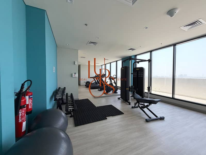 27 Pool_Residence_28_Gym_Wide_Alternate. jpg