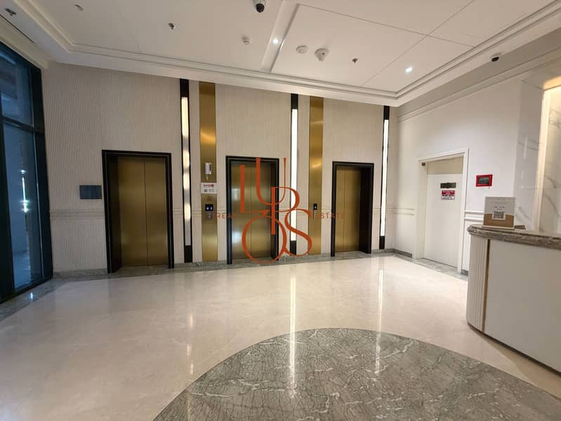 33 Pool_Residence_34_Lobby_Elevators_Reception. jpg