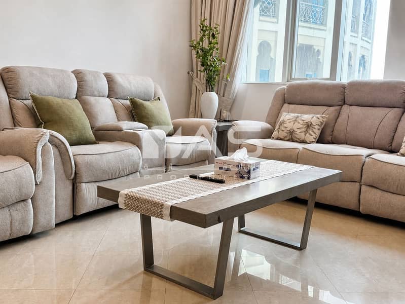 12 19-living-room-close-dslr. png