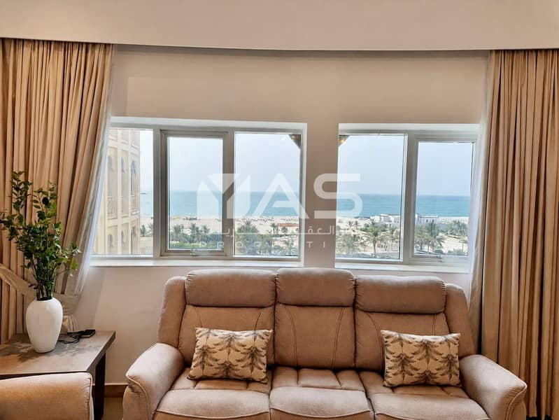 21 22-sofa-seaview-window-dslr. png