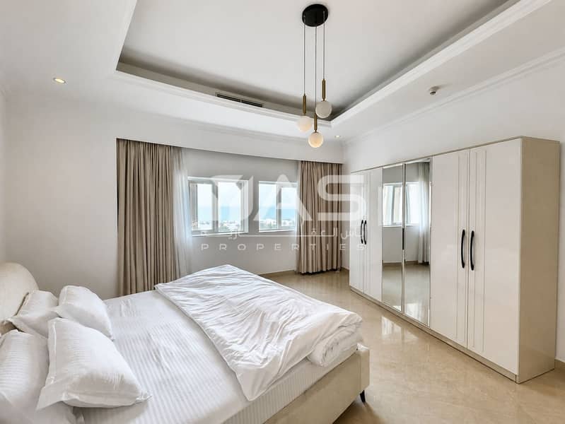 22 04-bedroom-seaview-wardrobe-dslr. png