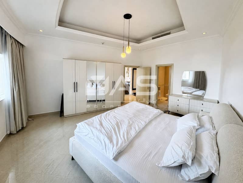 25 07-bedroom-reverse-dslr. png