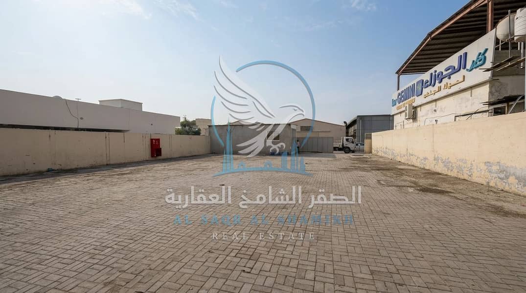 3 حوطة للإيجار في الصناعية 5 خلف المحلات بمساحة 17000 قدم مربع بسعر 270000 درهم سنوياً5. jpeg