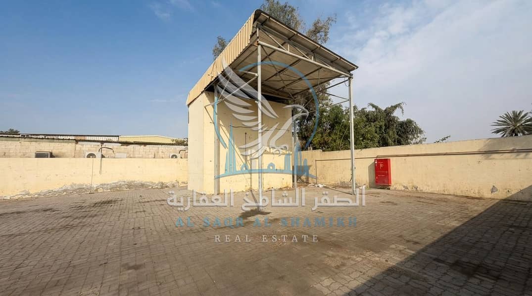 4 حوطة للإيجار في الصناعية 5 خلف المحلات بمساحة 17000 قدم مربع بسعر 270000 درهم سنوياً1. jpeg