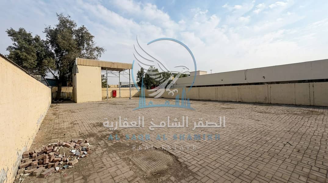 6 حوطة للإيجار في الصناعية 5 خلف المحلات بمساحة 17000 قدم مربع بسعر 270000 درهم سنوياً10. jpeg