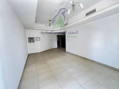 Appartement de 1 chambre à à louer à Al Khan, Sharjah - Enhance_real_estate_photo_lighting_202608231928. jpeg