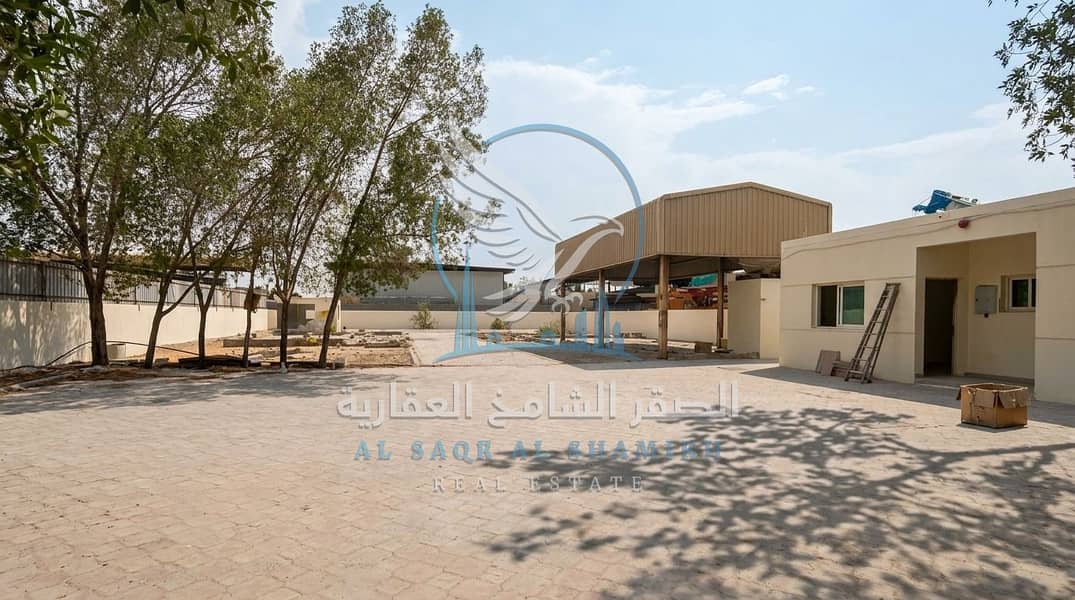 3 حوطة للإيجار في الصجعة على شارع رئيسي مساحة 20,000 قدم مربع كهرباء 32 كيلوواط بسعر 250,000 درهم9. jpeg