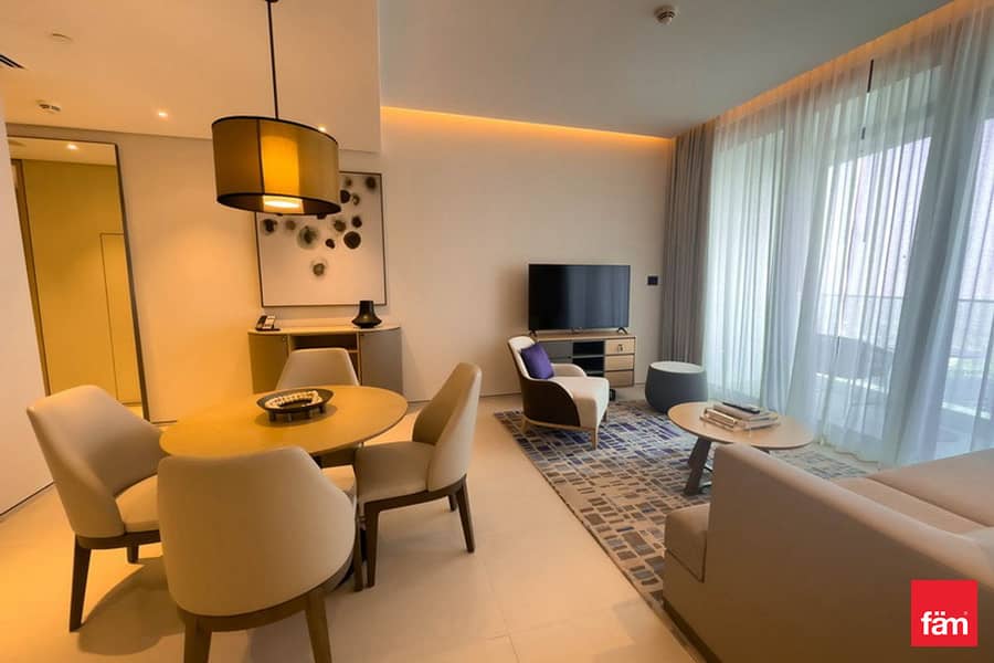 Largest Layout | Marina View | Mid Floor Largest Layout | Marina View | Mid Floor