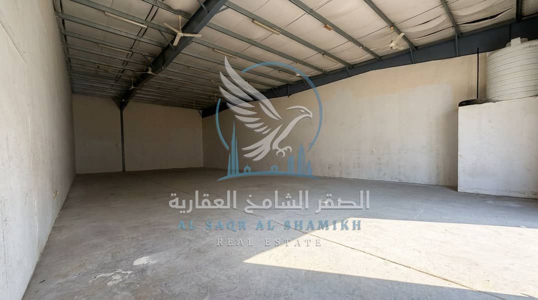 9 المدخل الرئيسي للمستودع. jpeg