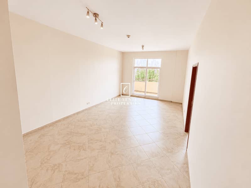 READY TO MOVE | BIG LAYOUT | PRIME LOCATION READY TO MOVE | BIG LAYOUT | PRIME LOCATION