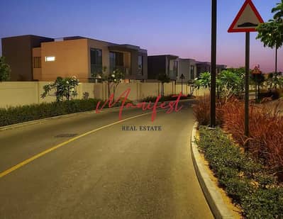 3 Bedroom Townhouse for Rent in Wasl Gate, Dubai - SmartSelect_20200726-121406_Facebook. jpg 3 Bedroom Townhouse for Rent in Wasl Gate, Dubai - SmartSelect_20200726-121406_Facebook. jpg