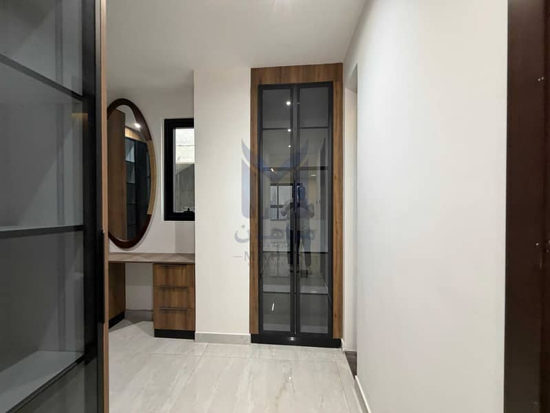 20 1000693877. jpg