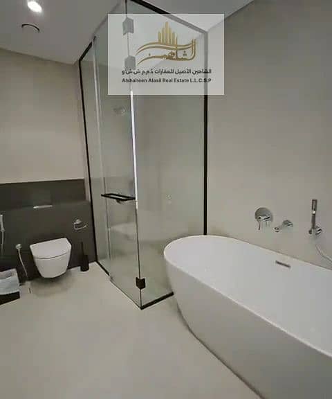 9 4725. jpg