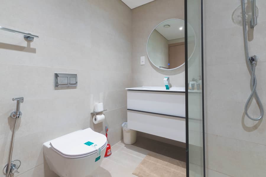 24 washroom 2.2. jpg