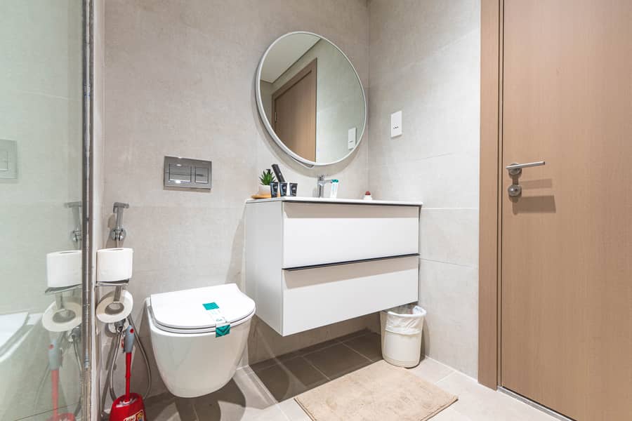 25 washroom 2.4. jpg