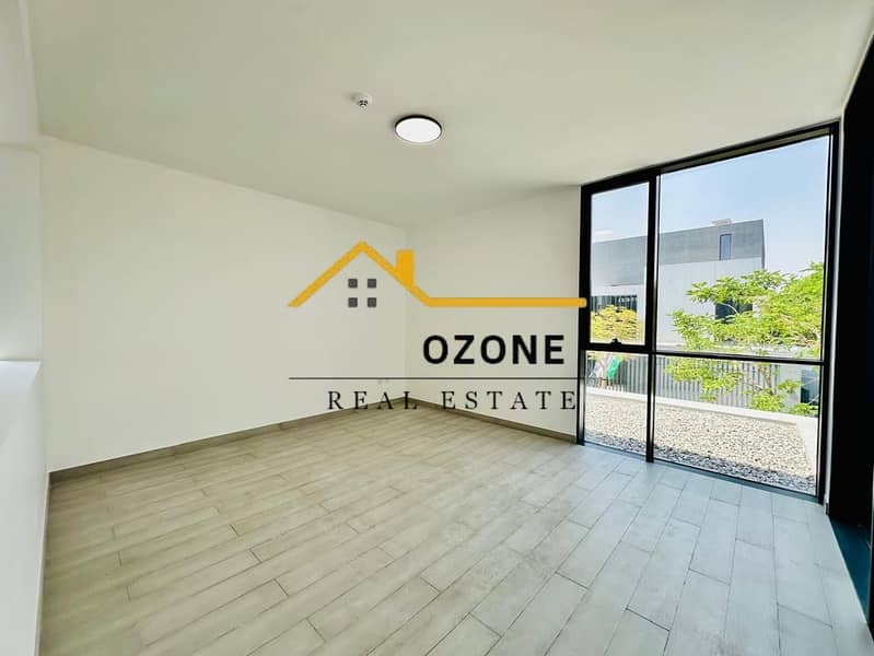 17 1758371c-4a14-48b0-8f84-dde8eec9c273. jpg