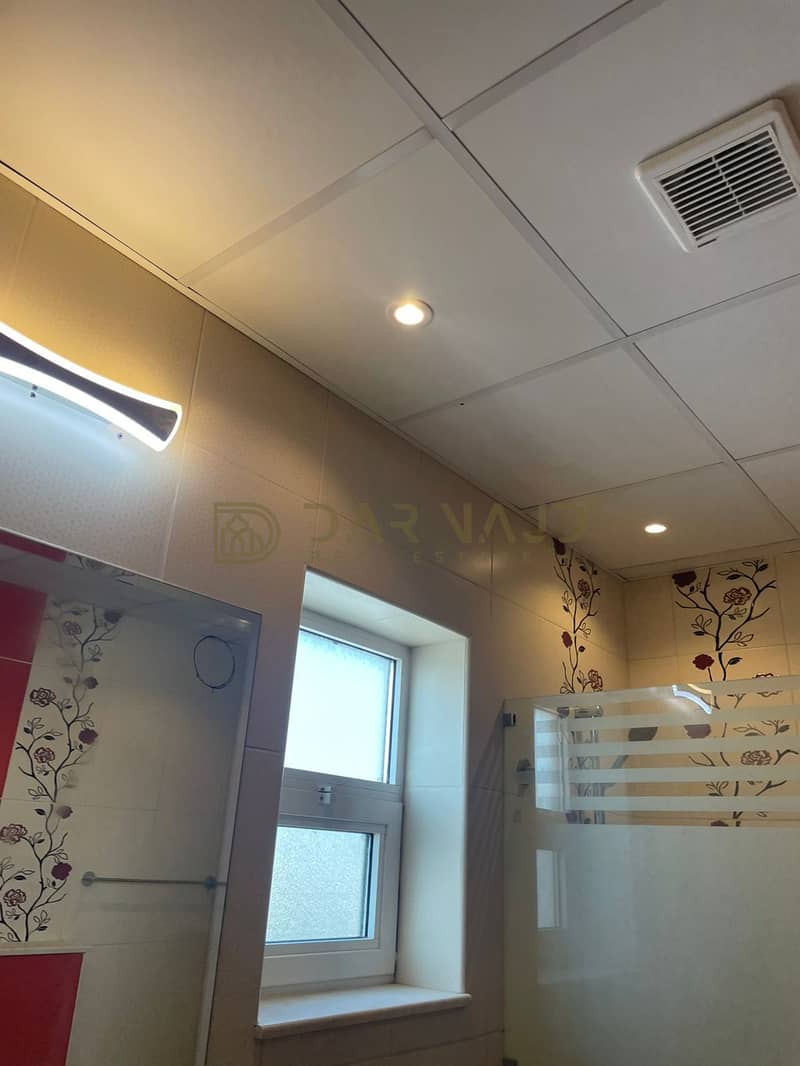 10 8e92dfd9-eb41-4d0d-95bb-f29e7533740f. jpg